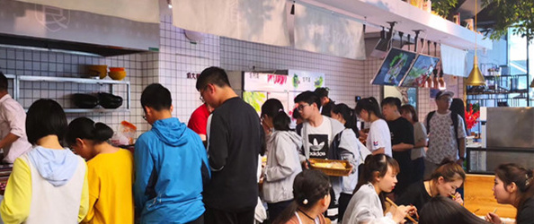 在縣城開一家吉阿婆麻辣燙要多少錢？
