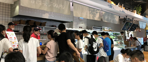 吉阿婆麻辣燙加盟：創(chuàng)業(yè)路上的優(yōu)選伙伴